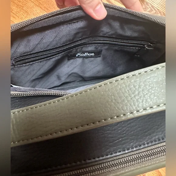 NEW Malbon Golf Crossbody Bag in olive green and black - Picture 6 of 10